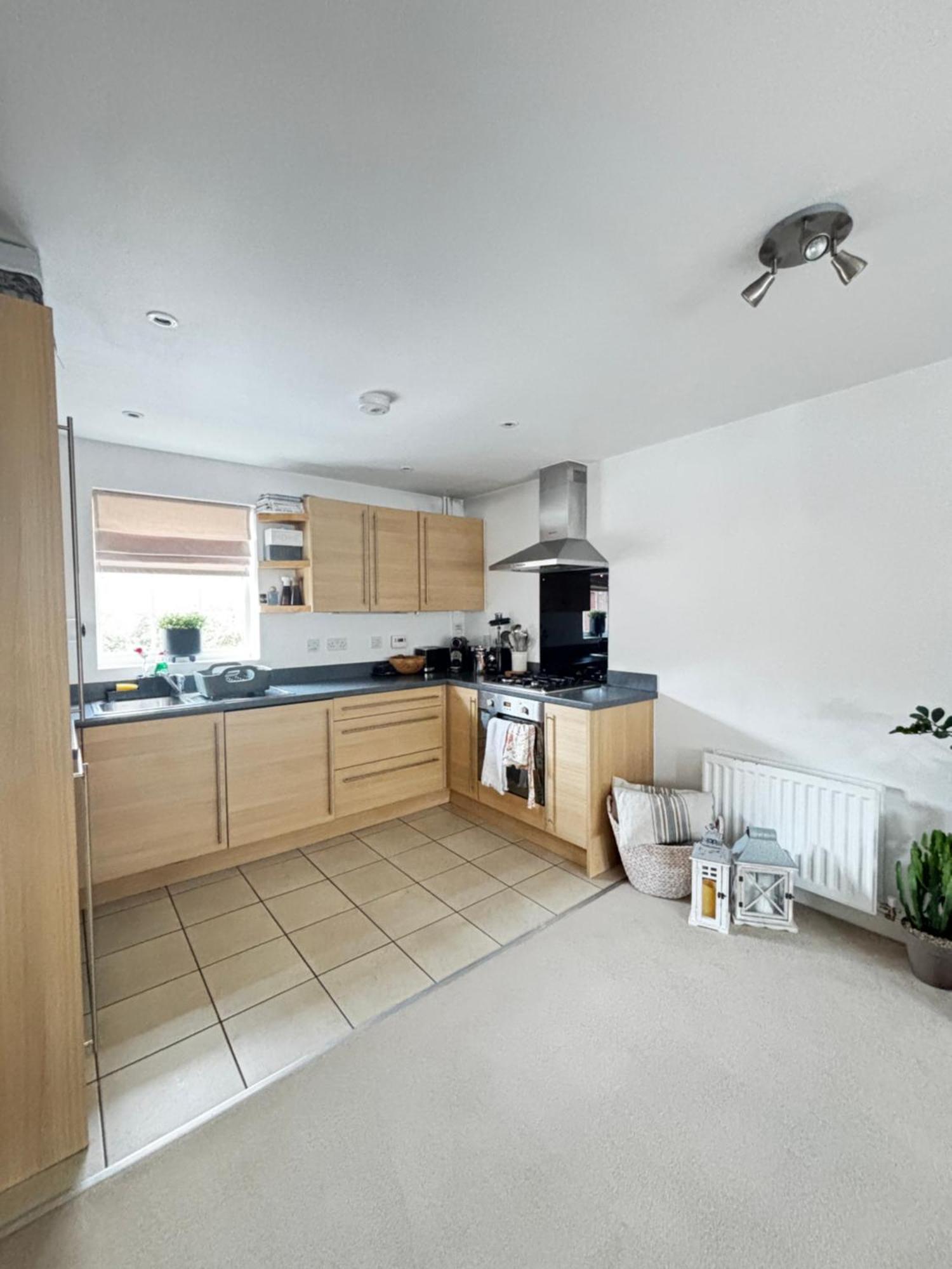 Delux Room With Private Parking, Sleeps 2, Perfect For Cotswold Getaway, Easy A419 Access Blunsdon Exterior photo
